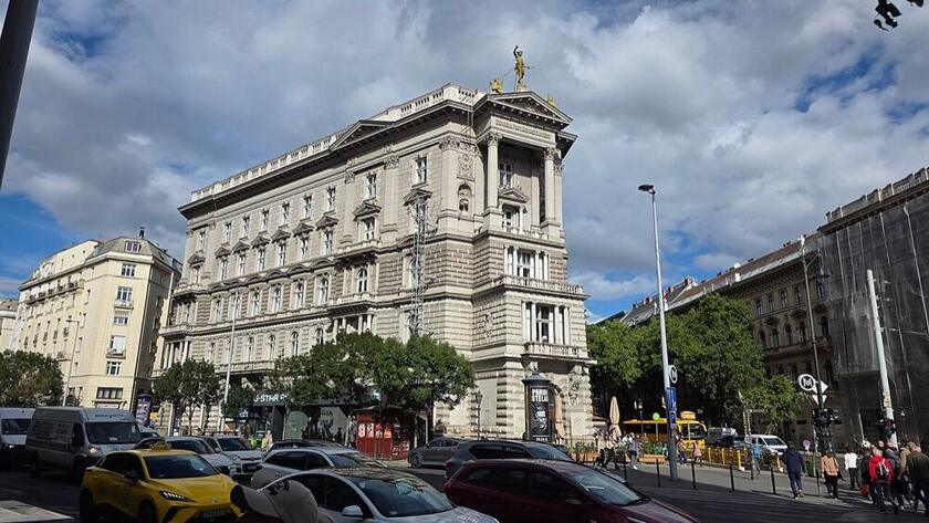 Díszes bérpalota az Andrássy út elején, Budapest VI. kerület