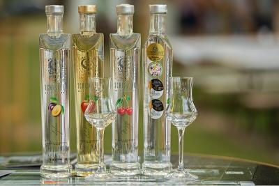 09. Schiszler Palinka 1