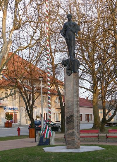 Tiszakecske 1956 Monument 05 1