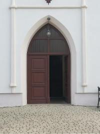 20250325_101600_Beled_templomkapu (1) (2) 20250325 101600 Beled Templomkapu 1 2